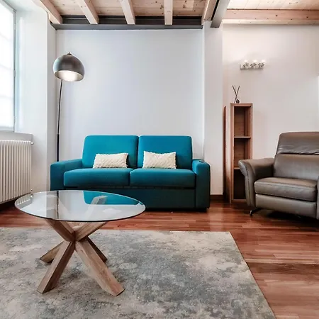 Calicantus Apollo Côme