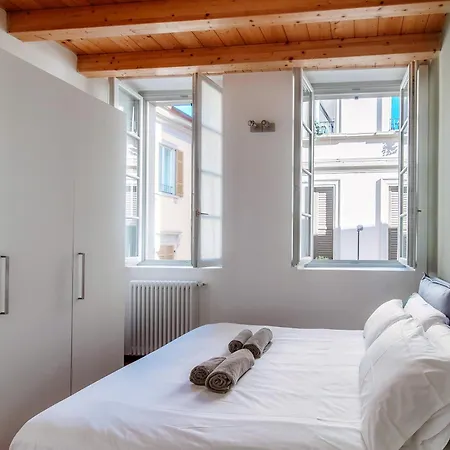 Calicantus Apollo Como